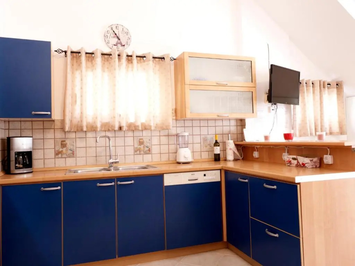 Haraki Beach Mediterranean Retreat