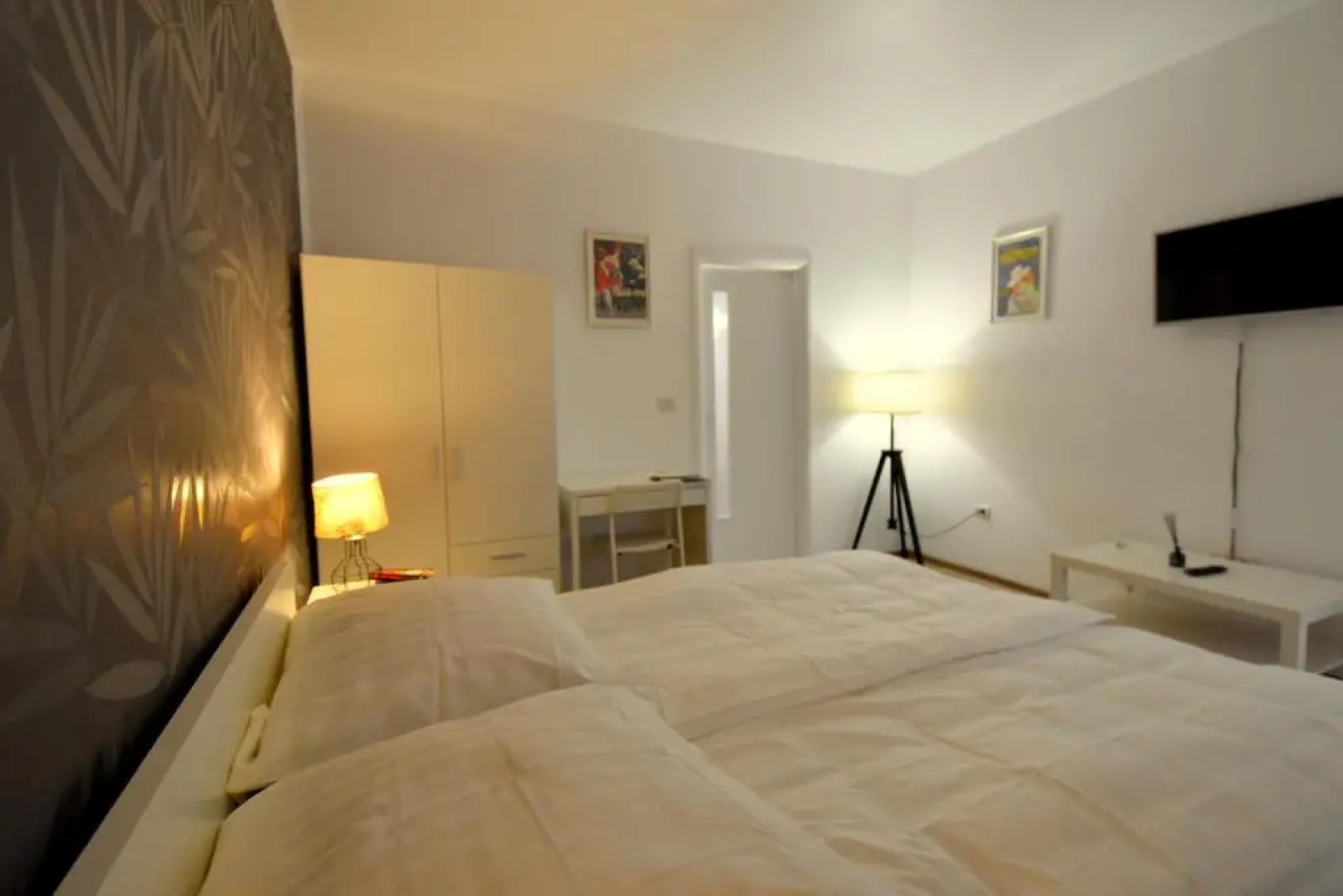 Neferprod Apartments - IS - CAM 01