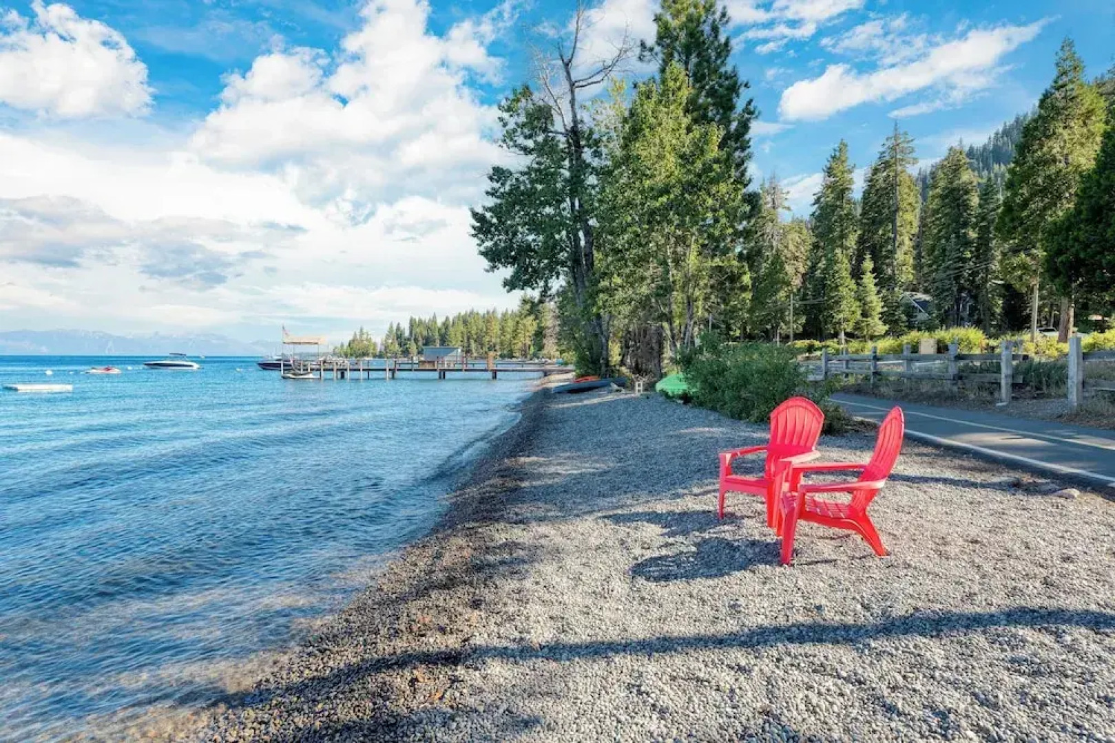 West Shore Lake House by Avantstay Ski Cabin w/ Backyard Sledding Hill!