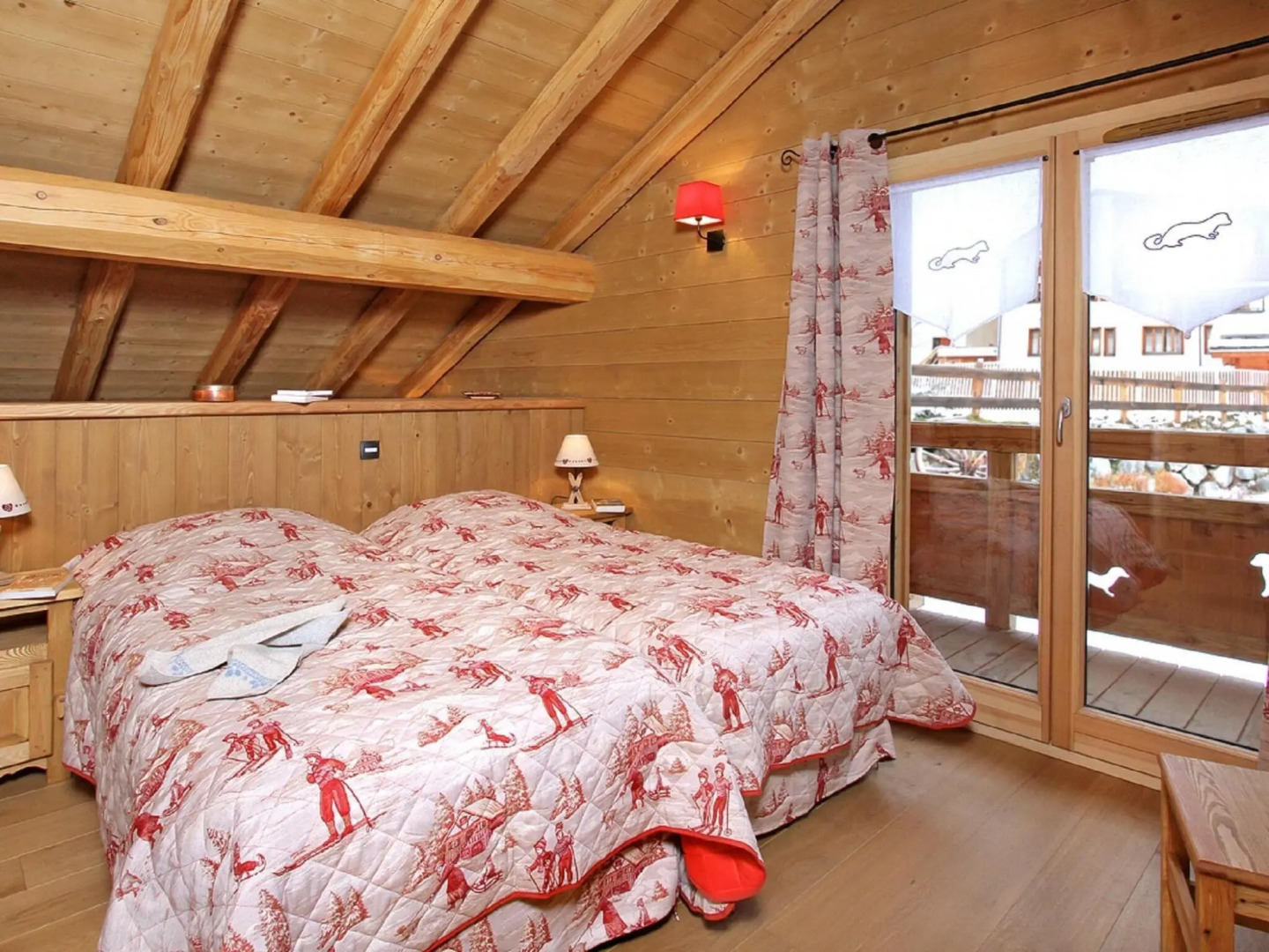 Beautiful 14-person chalet with sauna and private swimming pool in Les Deux Alpes