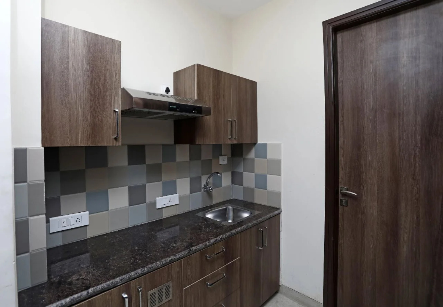 Capital O 3831 Jade Inn