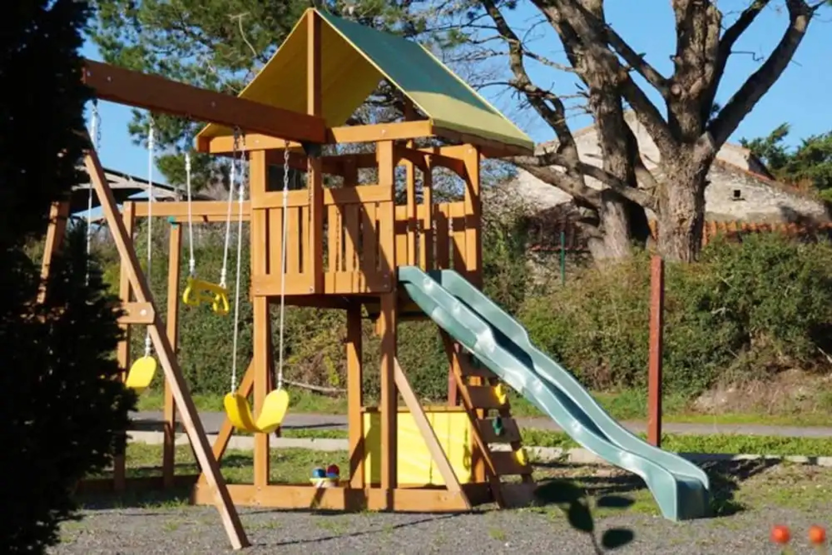 House With 2 Bedrooms in Froidfond, With Pool Access and Furnished Ter