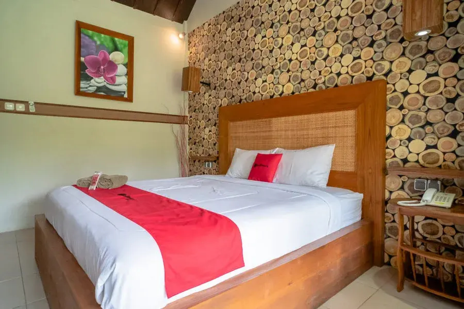 RedDoorz Plus @ Raya Senggigi Lombok