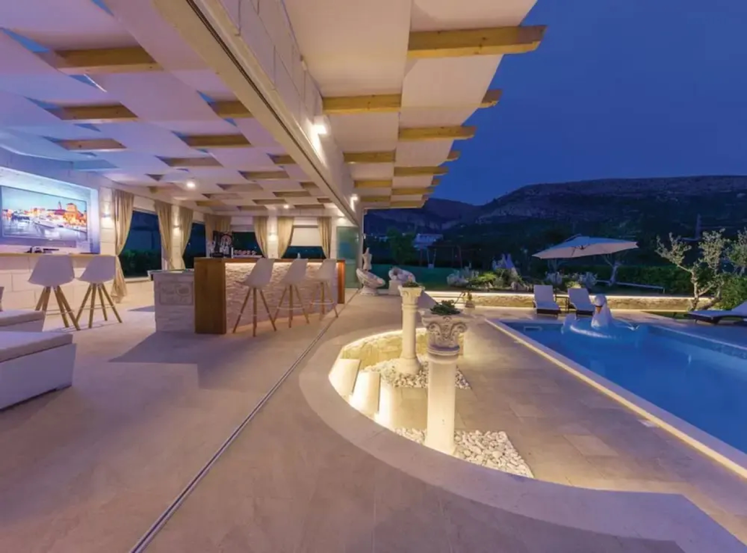 Luxury Villa Malo