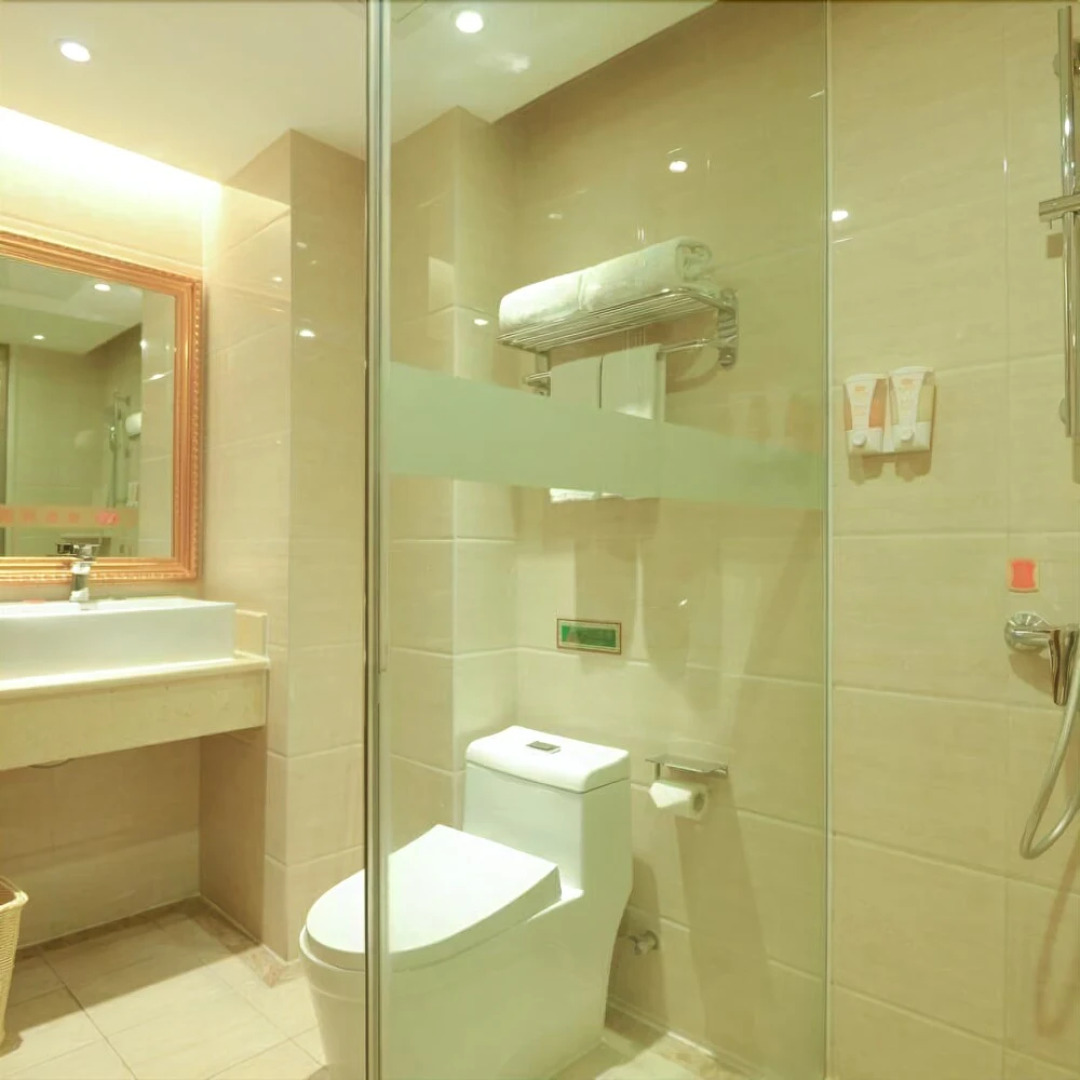 Vienna Hotel Guigang Central Square