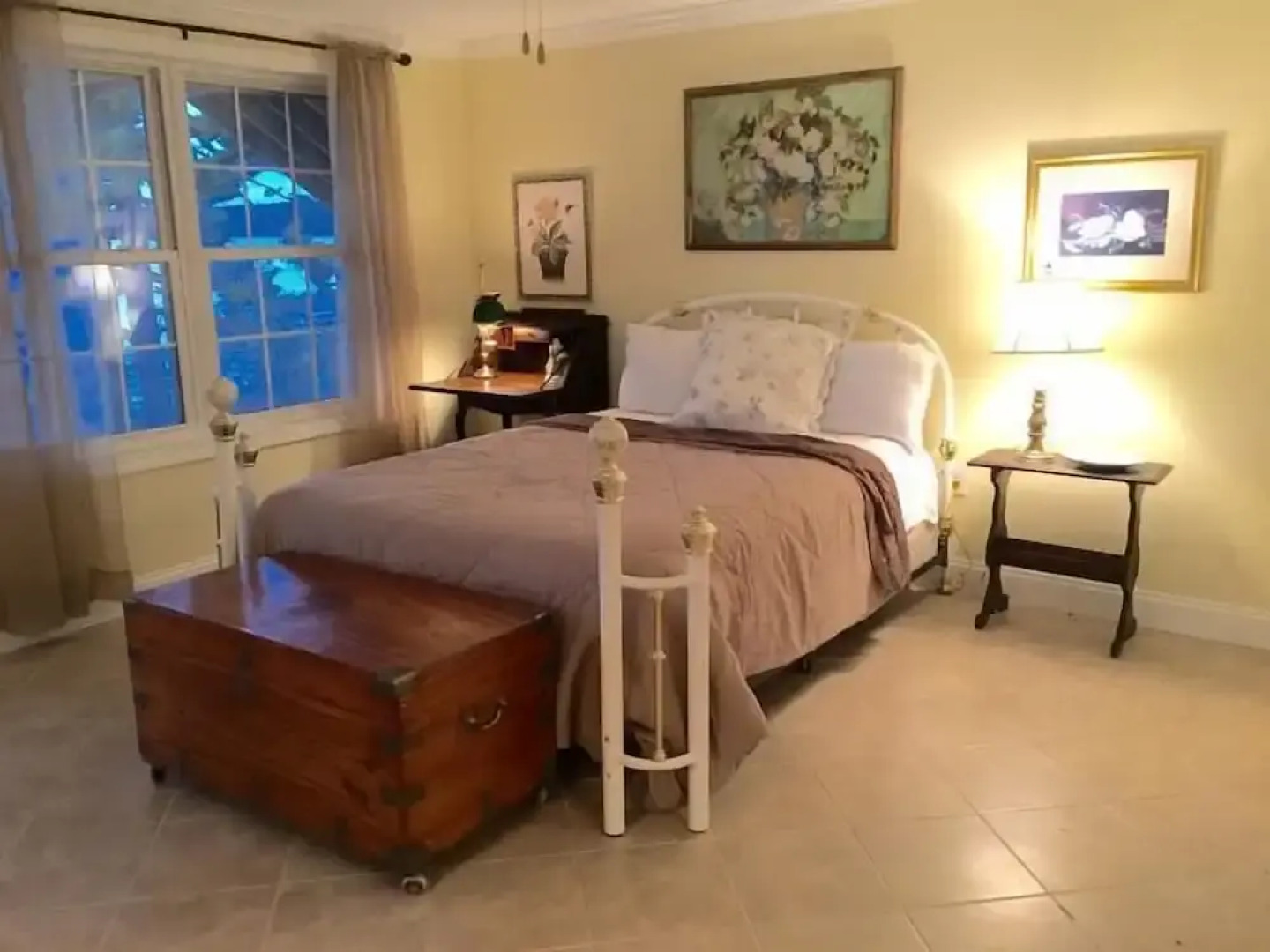 Clamshell By The Sea