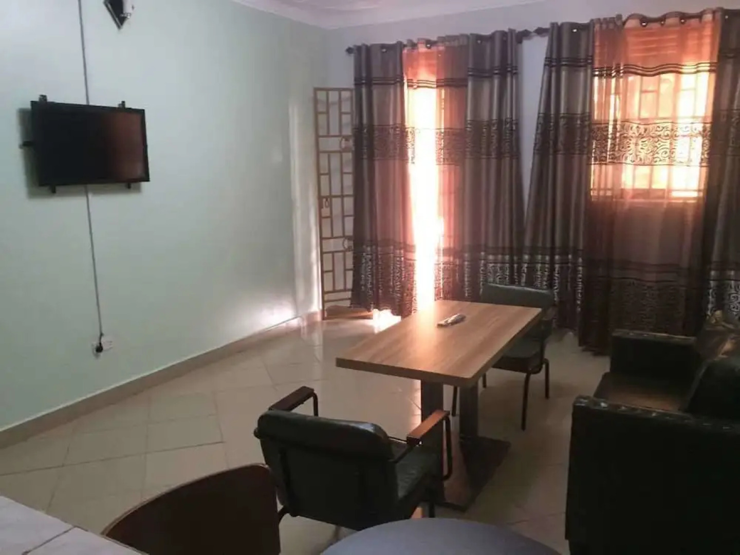 Bunyonyi Heights Inn