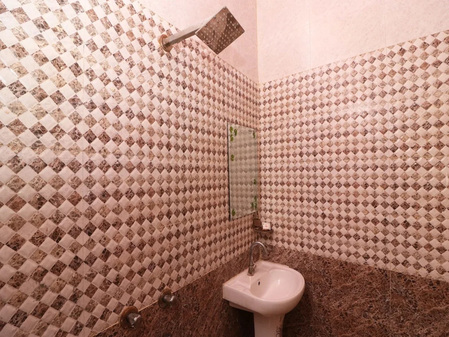 OYO 22646 Jyoti Hotel