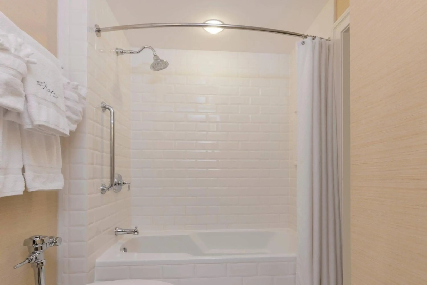 The Raphael Hotel, Autograph Collection