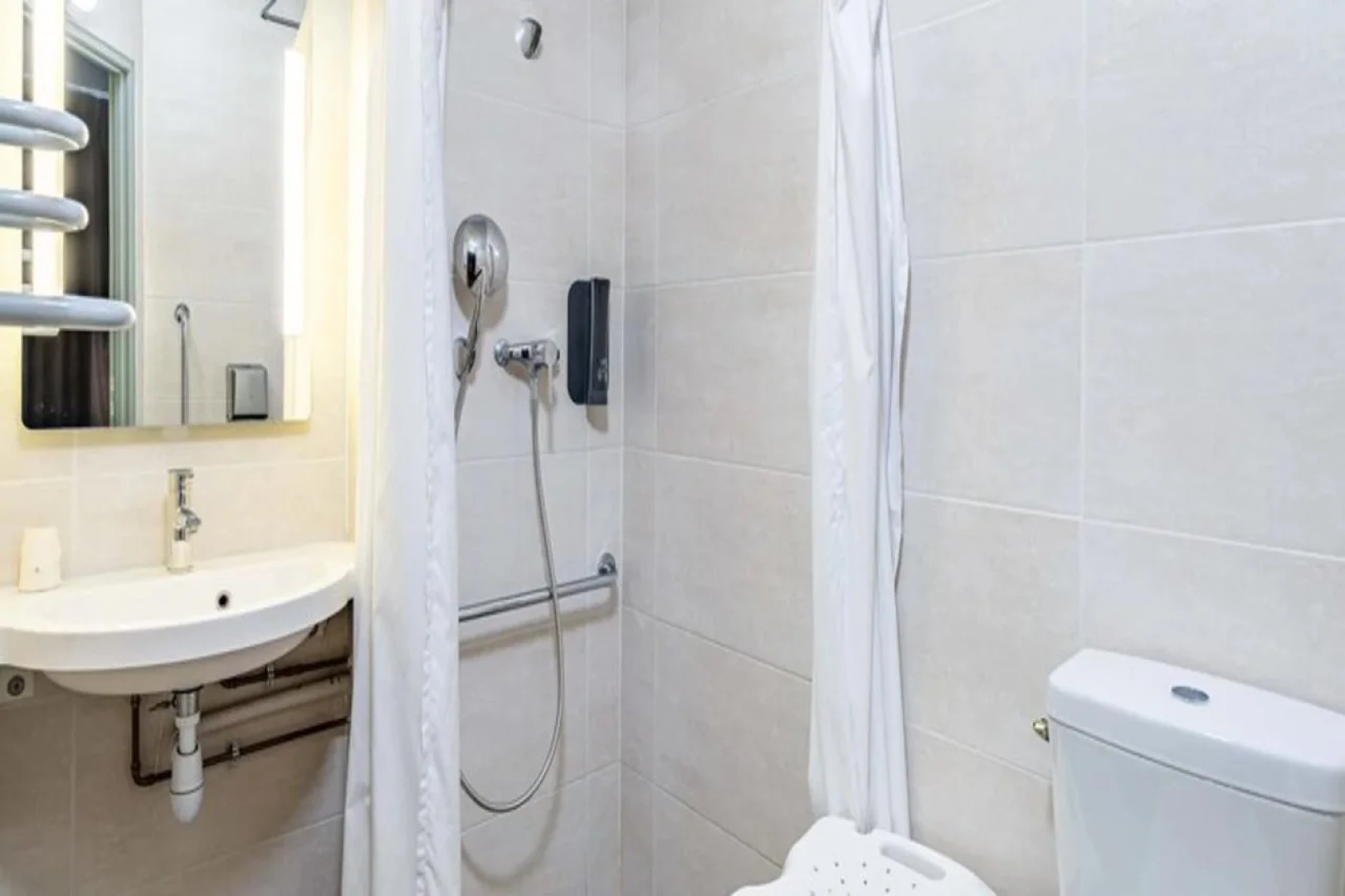 B&B HOTEL Poitiers (1)