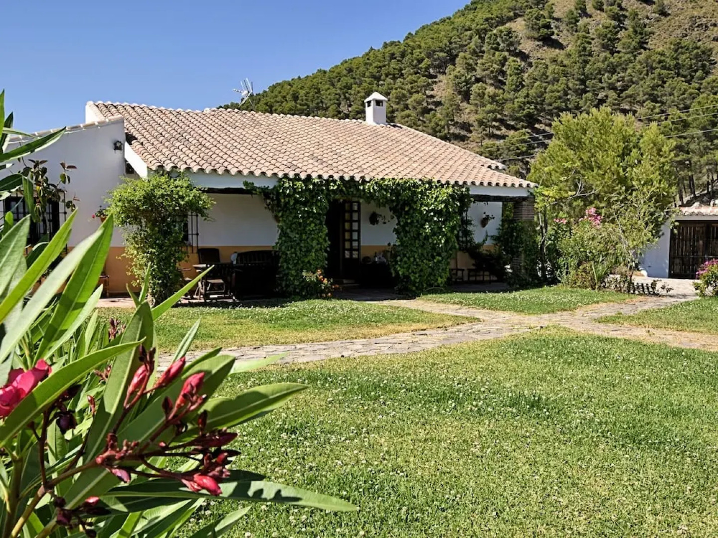 Attractive Holiday Home in Canillas de Aceituno With Terrace