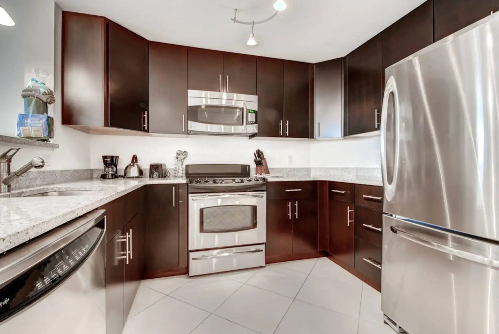 Global Luxury Suites at Crystal City