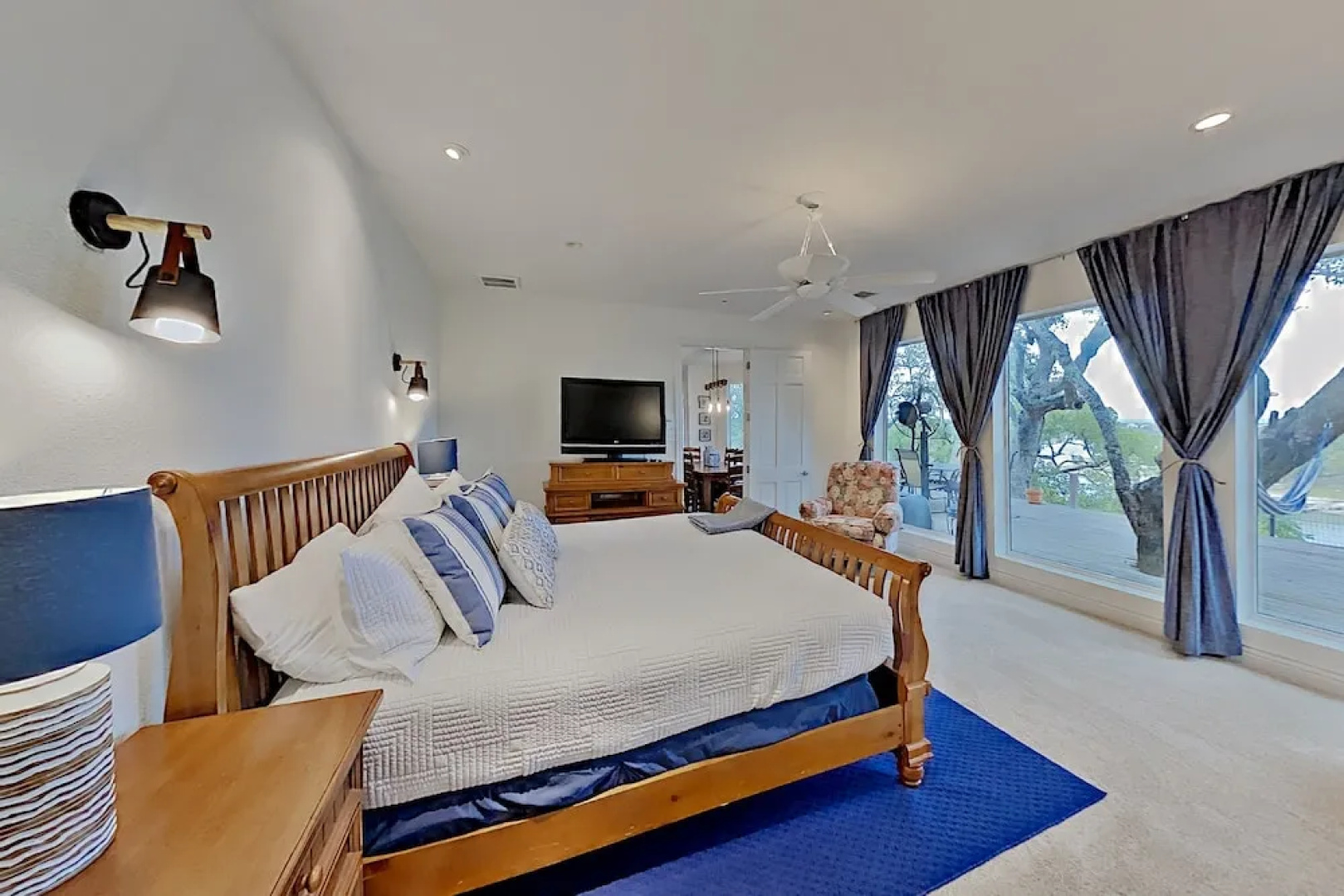 4BR 3BA Spicewood House with Impressive Views by RedAwning