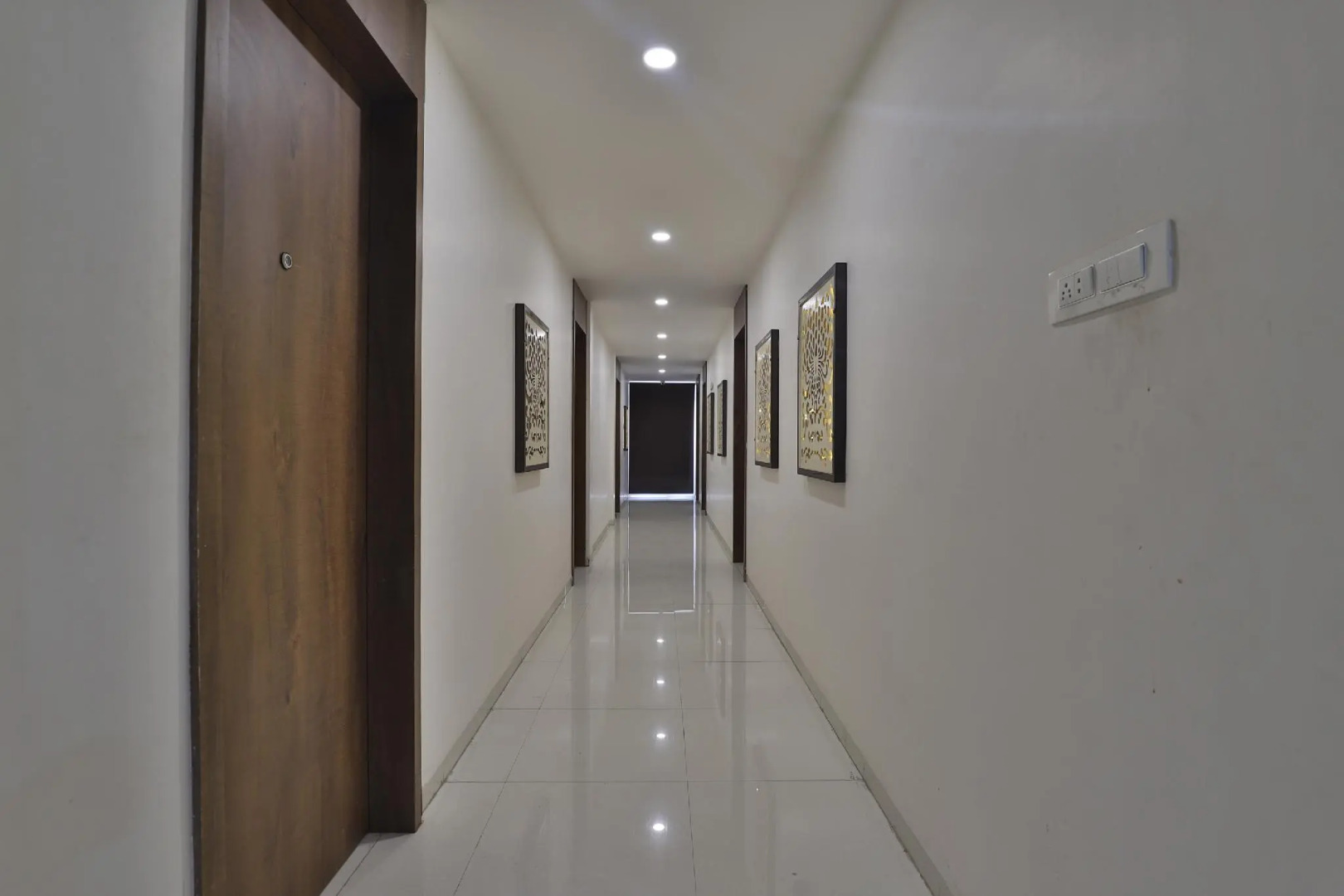 OYO 40092 Hotel Morry'z