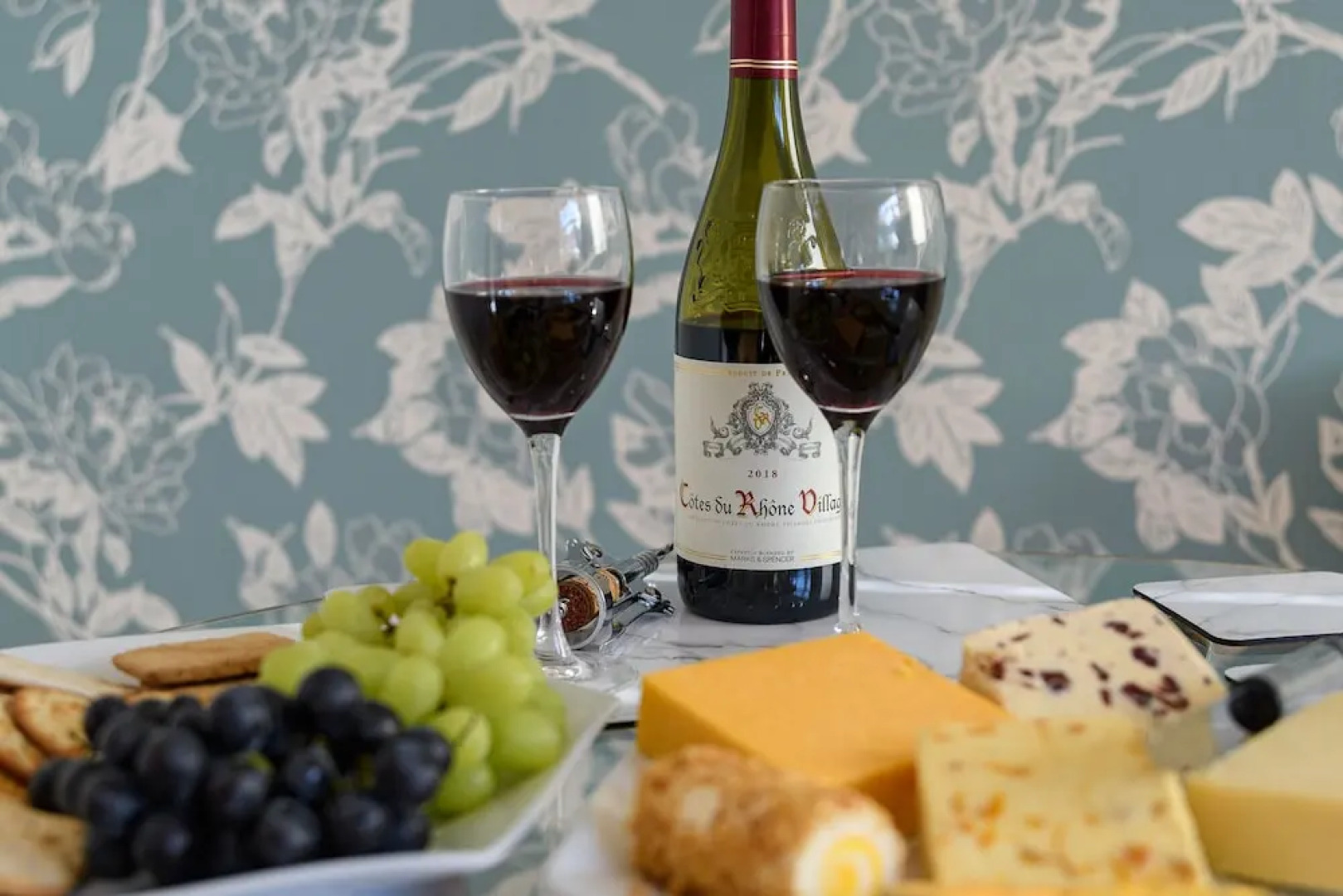 Spacious Detached Bungalow With Ample Parking