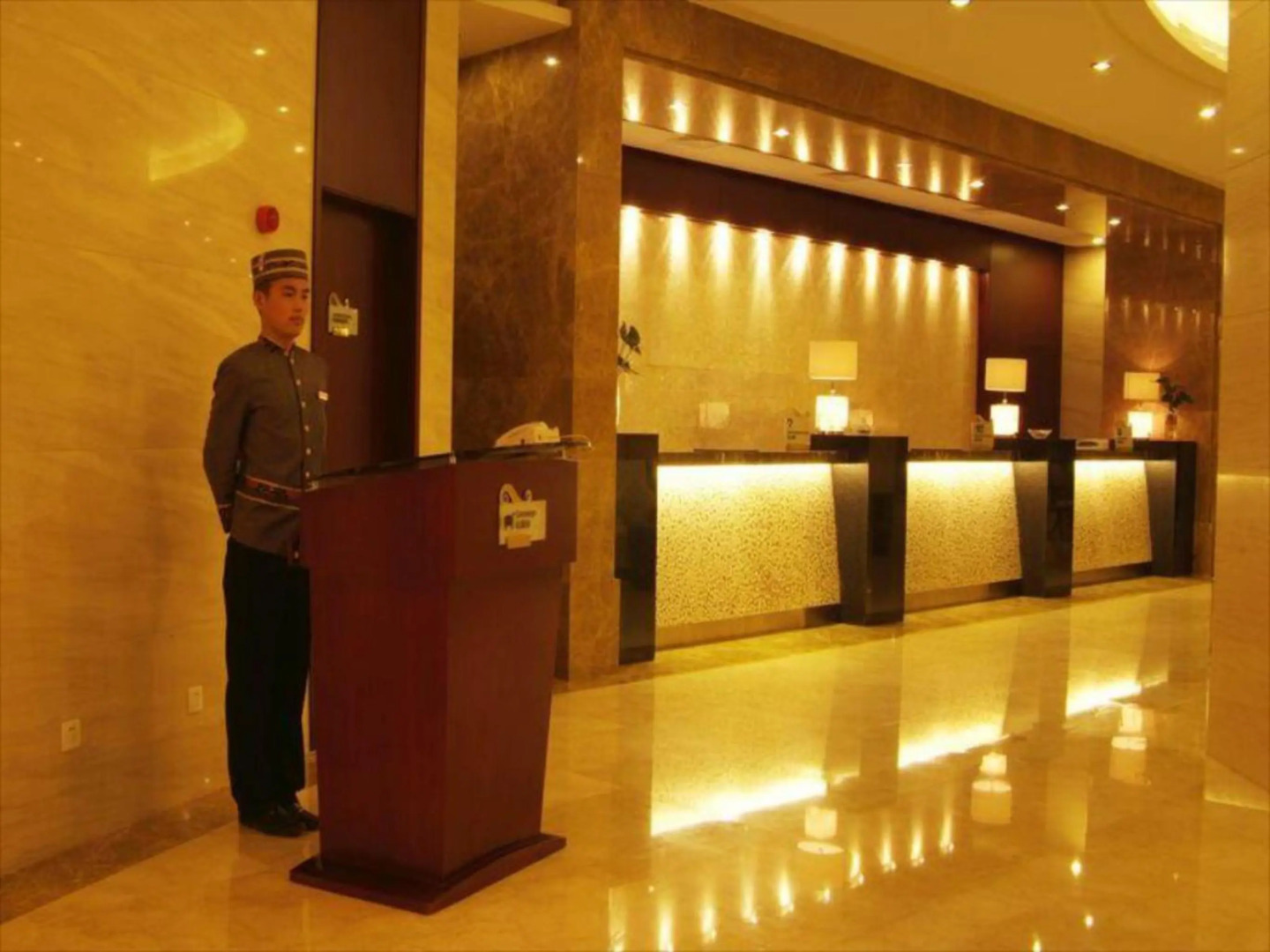 Grand Hoya Hotel