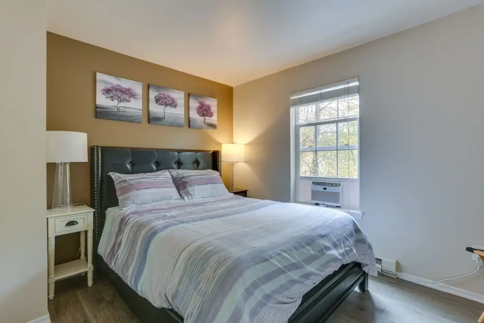 Hot Tub & Pool Access: Year-round Pocono Retreat!