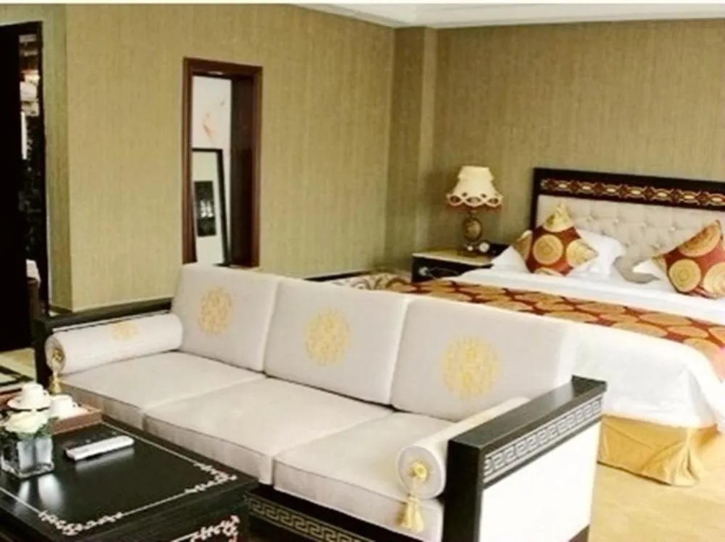 Xichang Cloizon Hotel