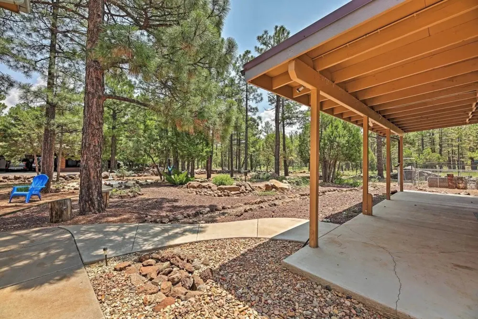Upscale Show Low Haven w/ Fire Pit & Game Room!