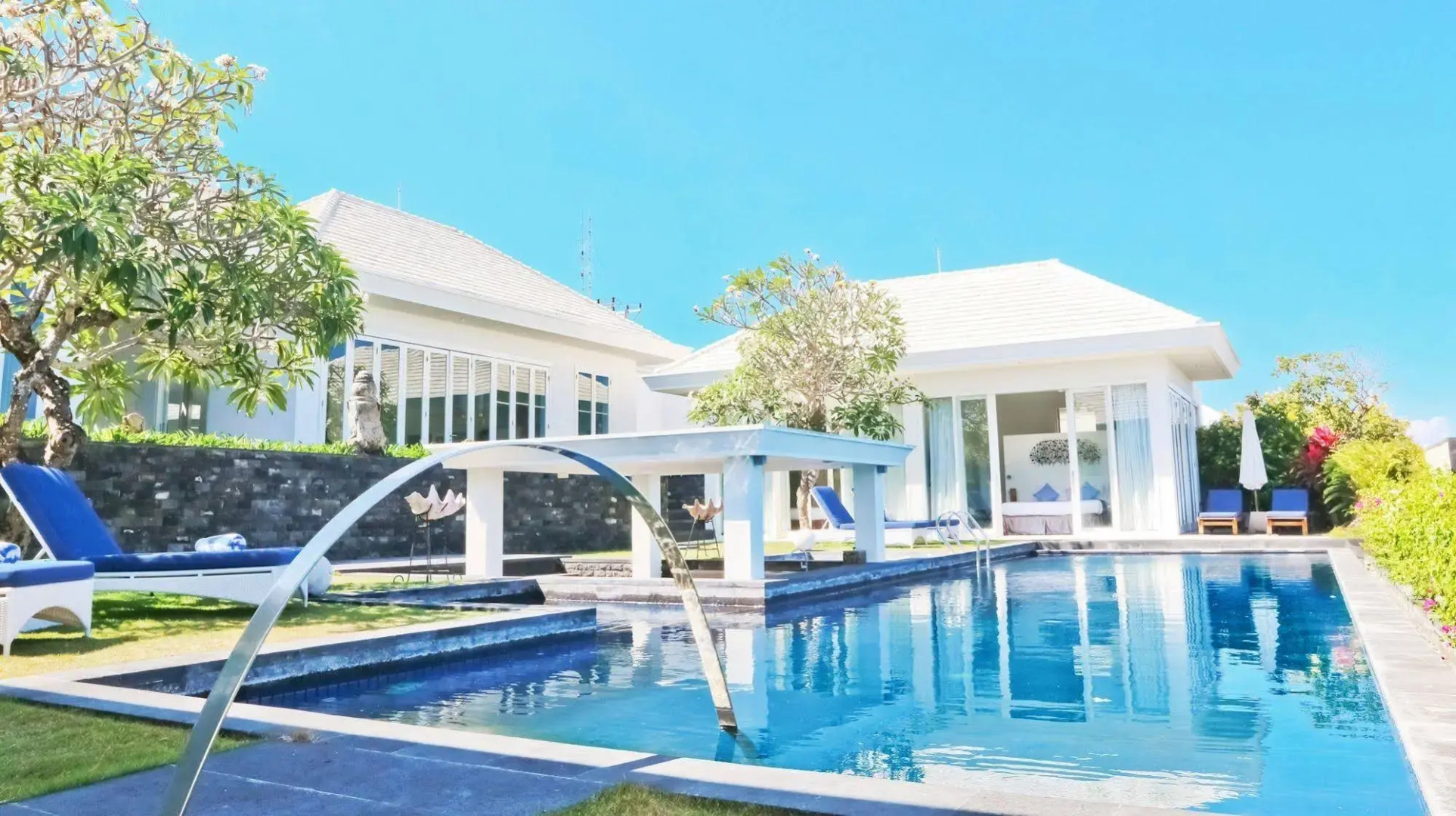 Villa Six Karang Kembar