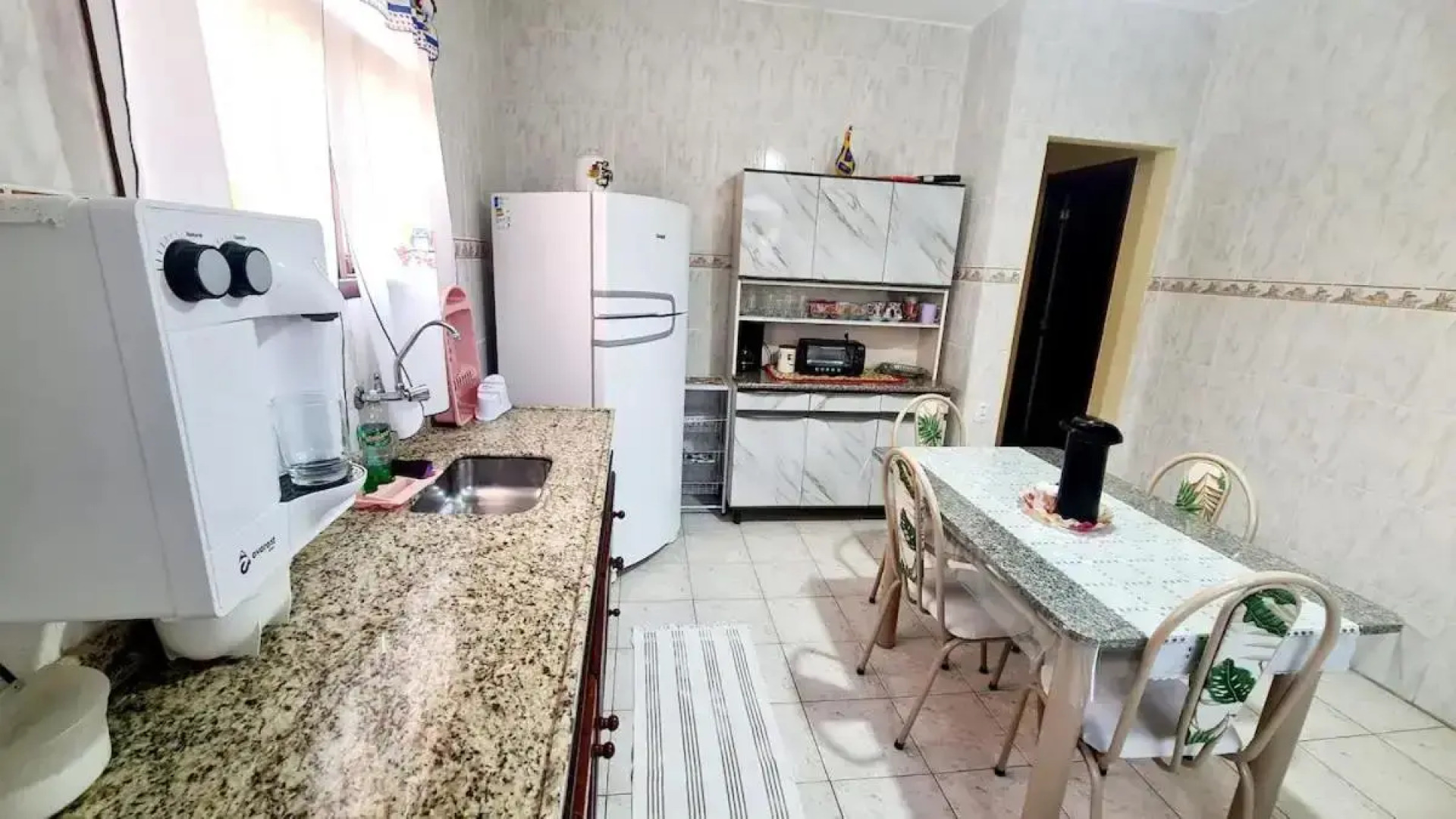 Casa em Condomínio com Piscina Privativa