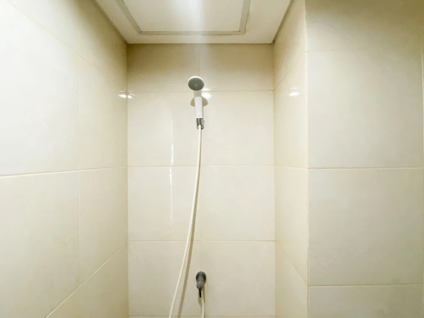 Comfort And Homey Studio Room (No Kitchen) Elvis Tower Apartment