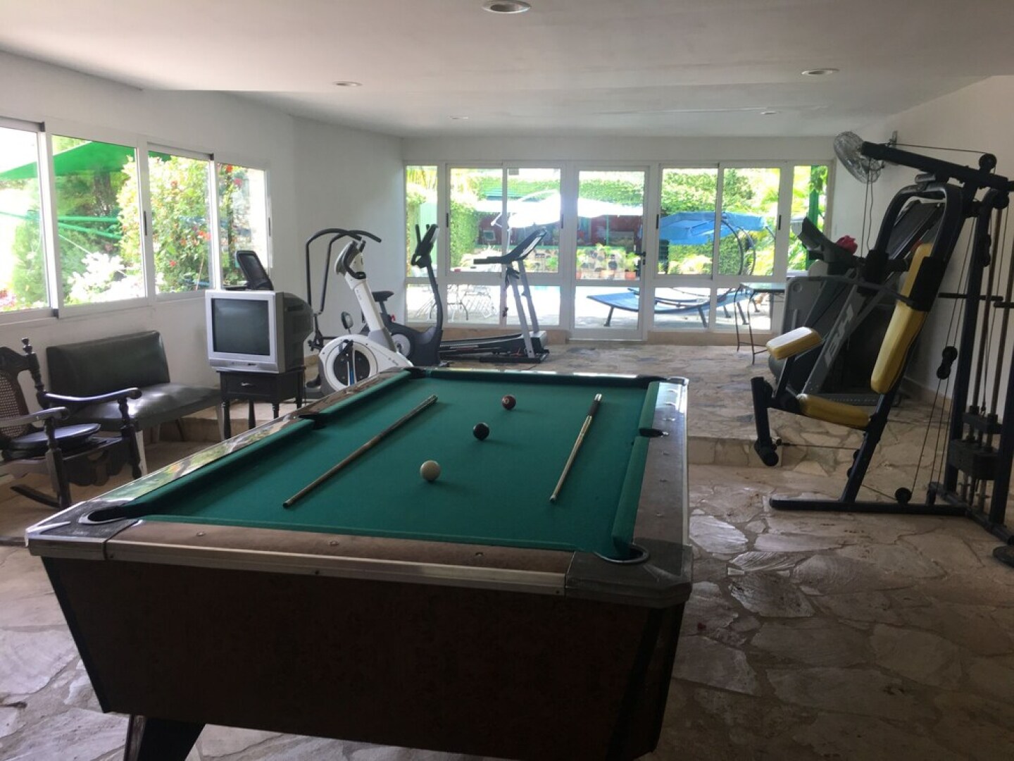 6 Bedrooms Pool Villa