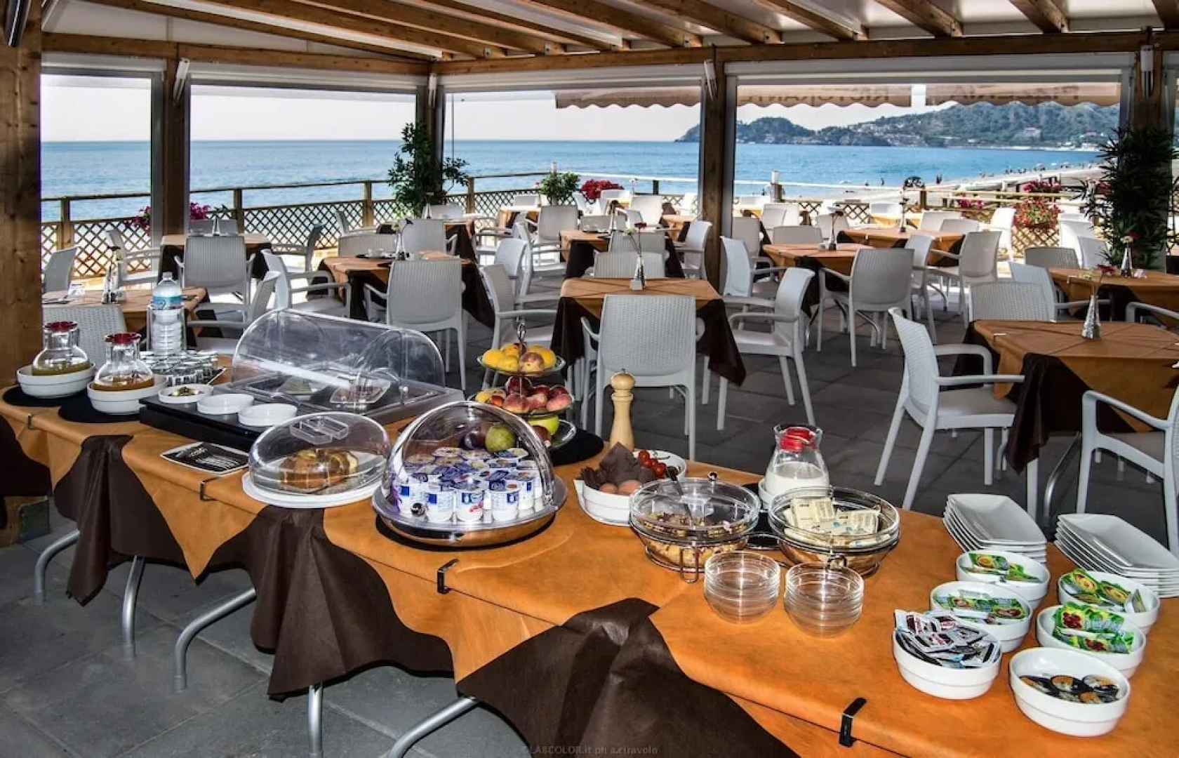 Maniel Beach Hotel