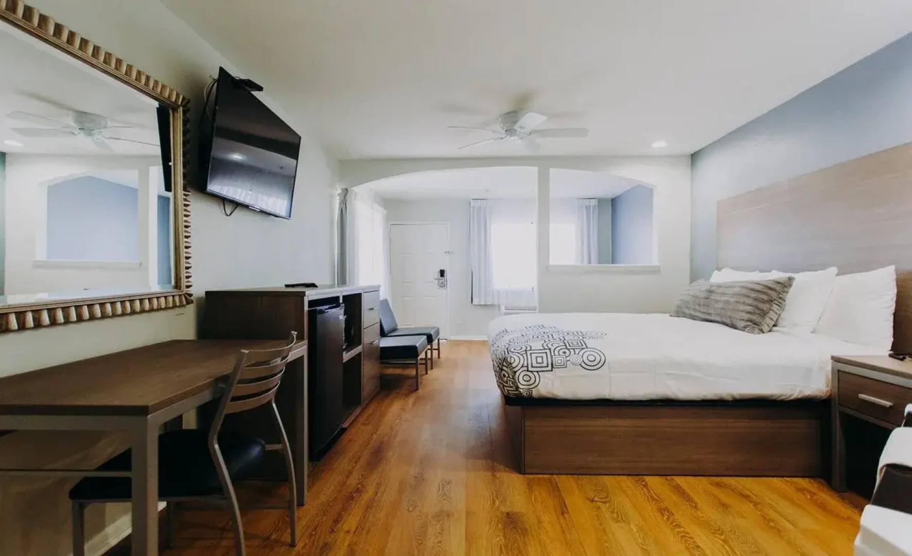 Scottish Inn & Suites - Kemah Boardwalk