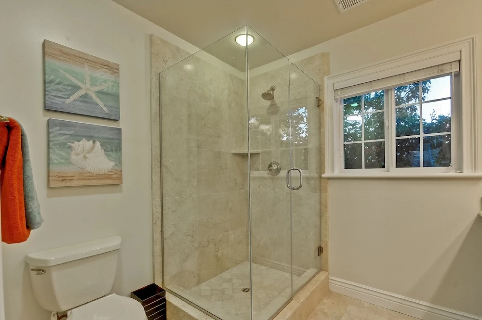 Private Luxury Guest House/ Suite / Executive 1 Bedroom Apts