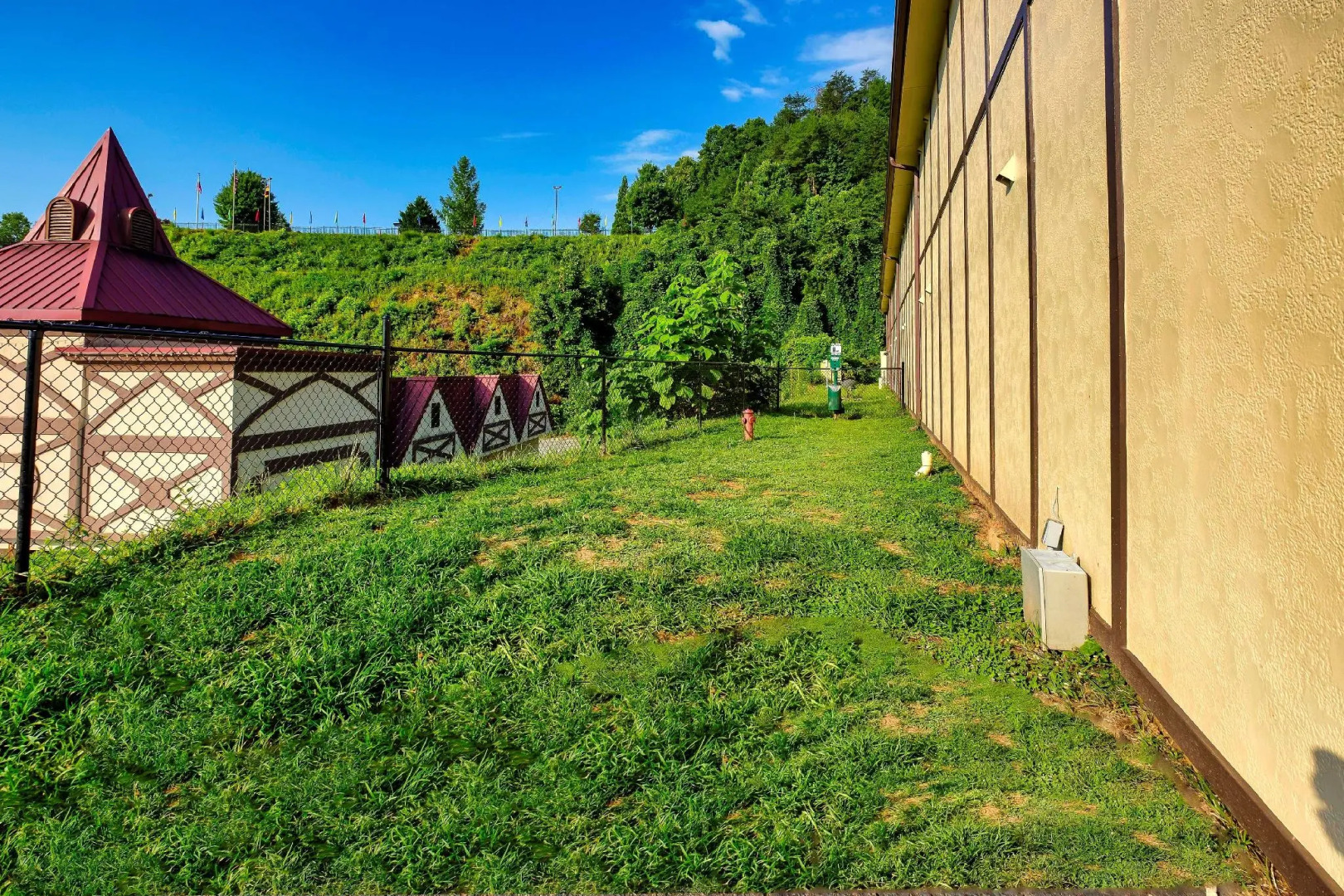 Super 8 by Wyndham Helen