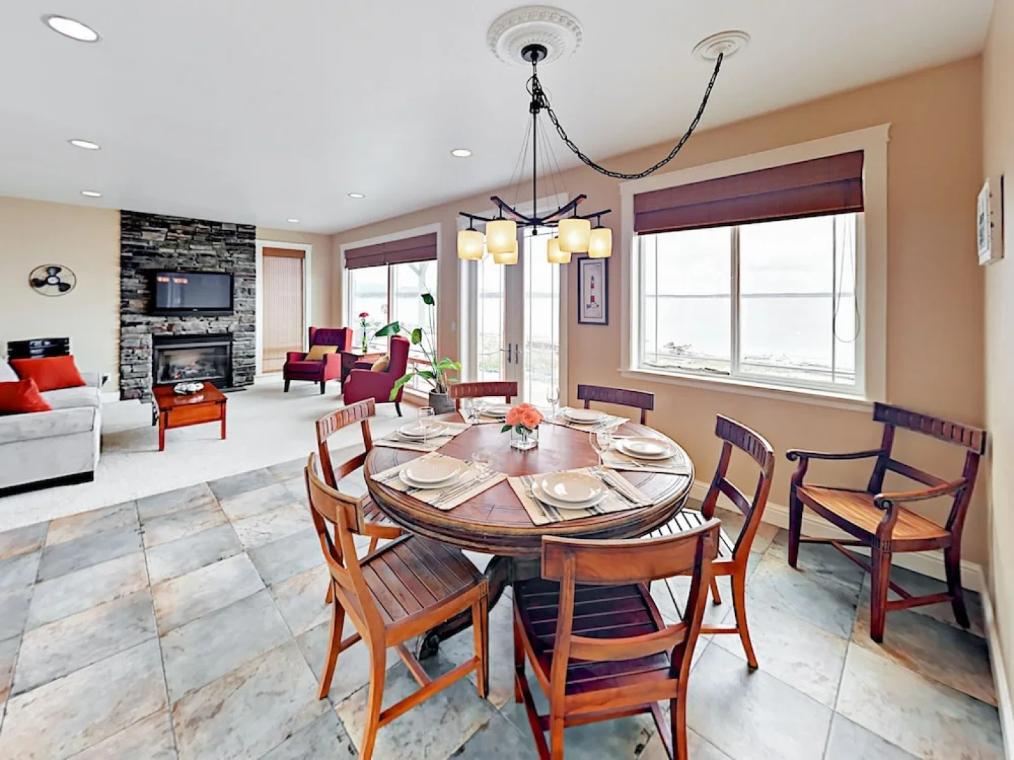 201 E Sandpiper Rd Home 3 Bedrooms 2.5 Bathrooms Home