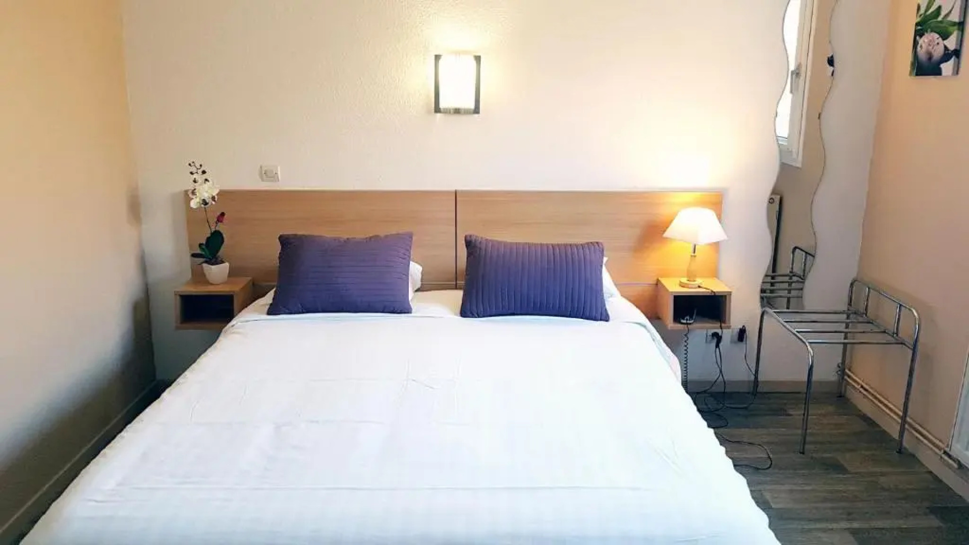 The Originals Access, Hôtel les Iris