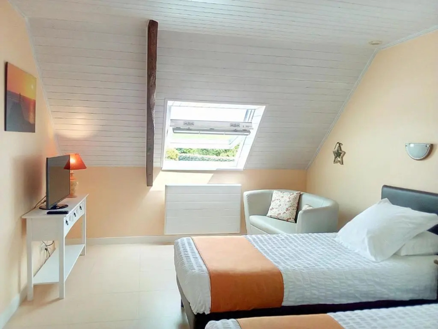 Au calme aux chambres de Kerantum avec cuisine ¿isposition.