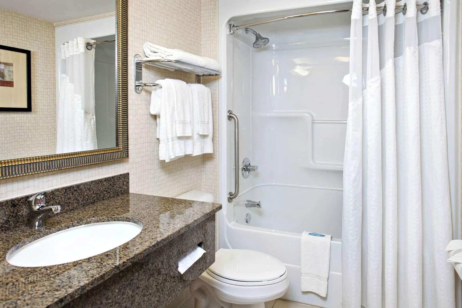 Holiday Inn Express and Suites Kincardine