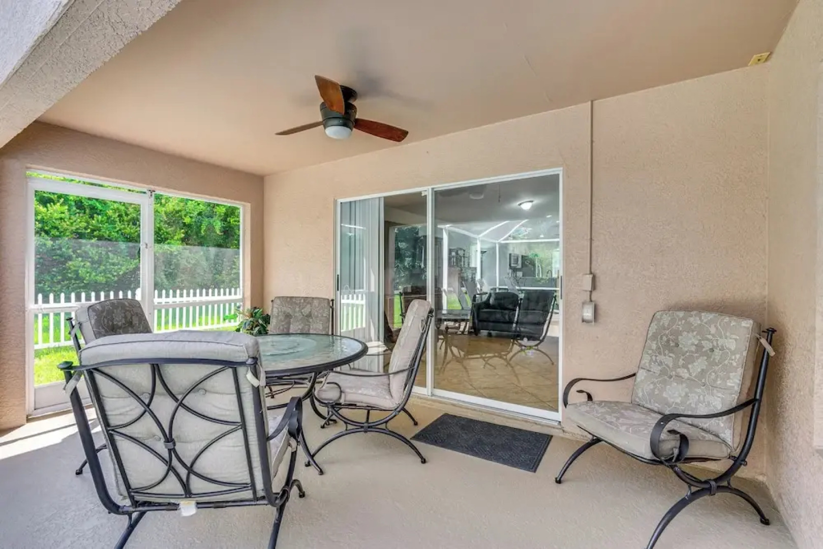 4 Mi to Beaches: Fort Myers Escape w/ Patio