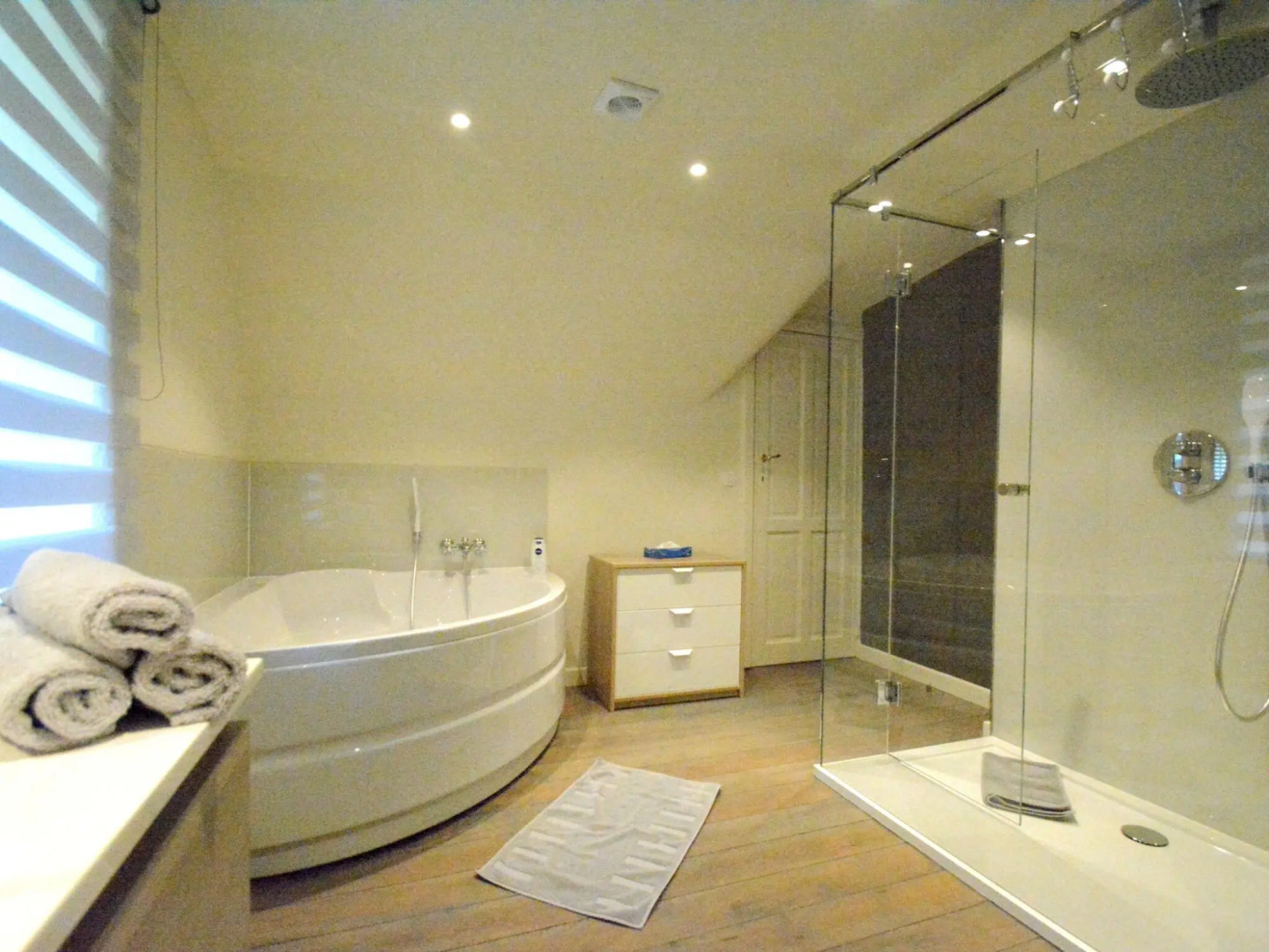 Fantastic holiday home in Spa with bubble bath and sauna