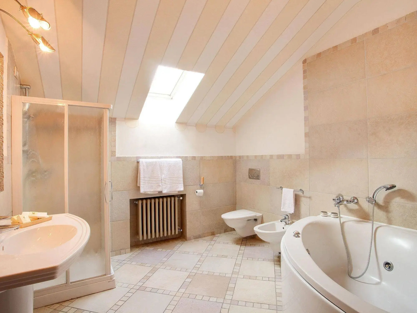Poggio Radicati - Hotel