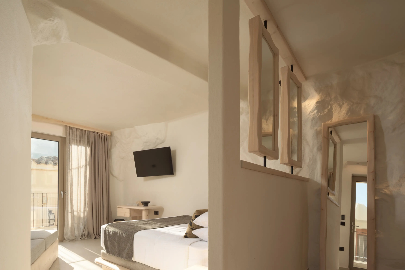 Manili Boutique Suites & Villas