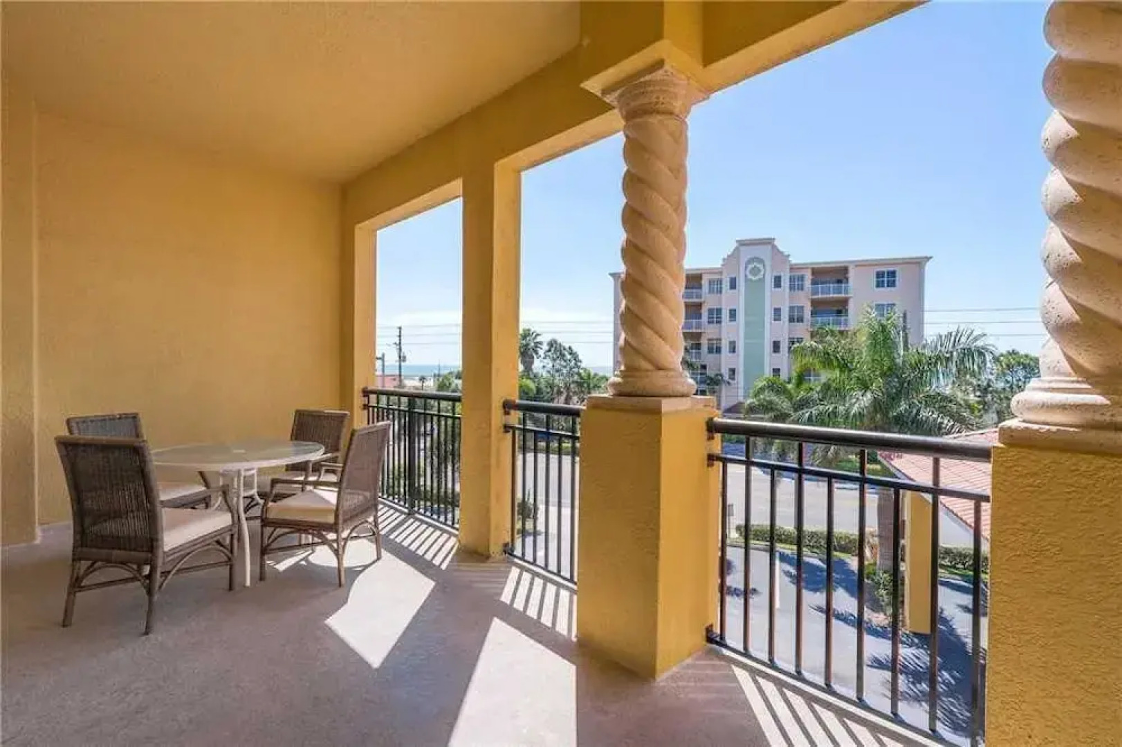 203 - Palms of Treasure Island