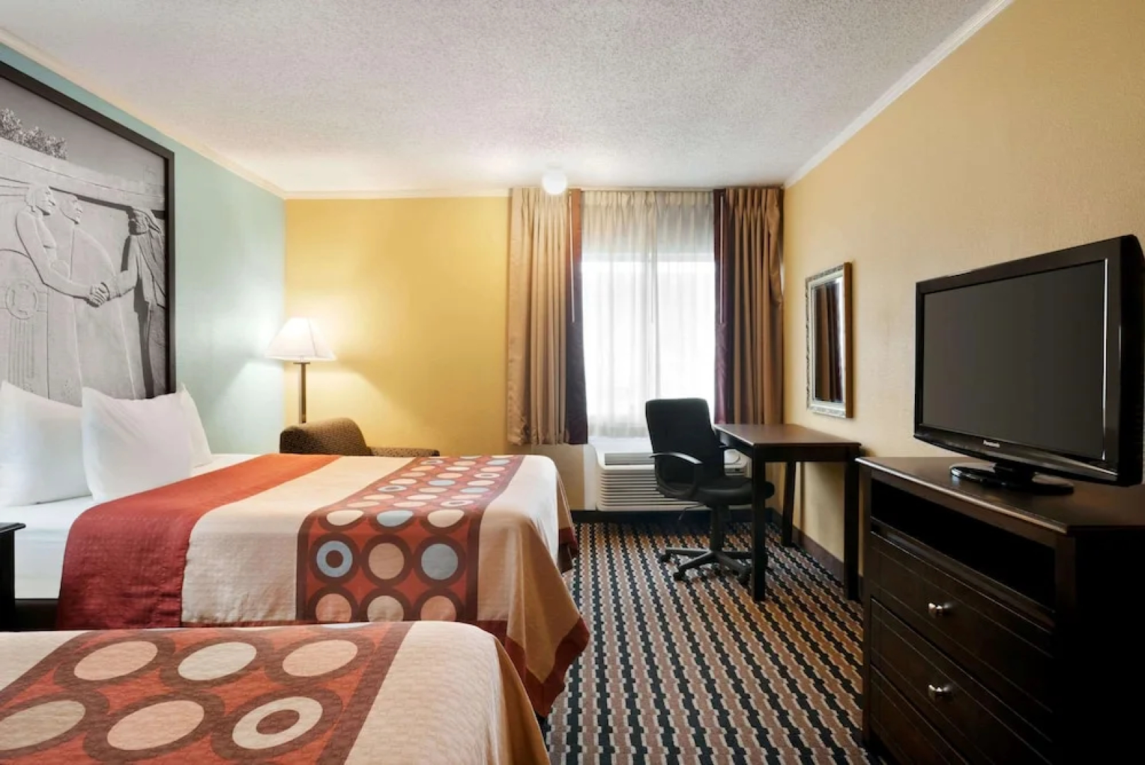 Super 8 by Wyndham Des Moines