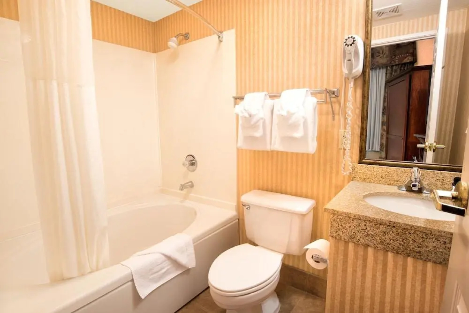 Grand Plaza Hotel, Trademark Collection by Wyndham