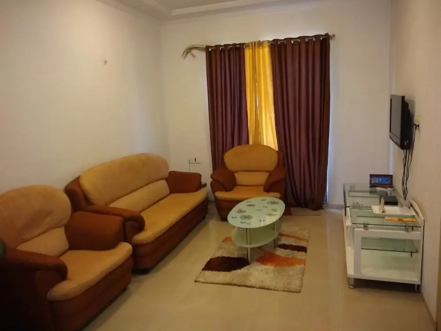 Radhika Inn (All Suite Hotel)