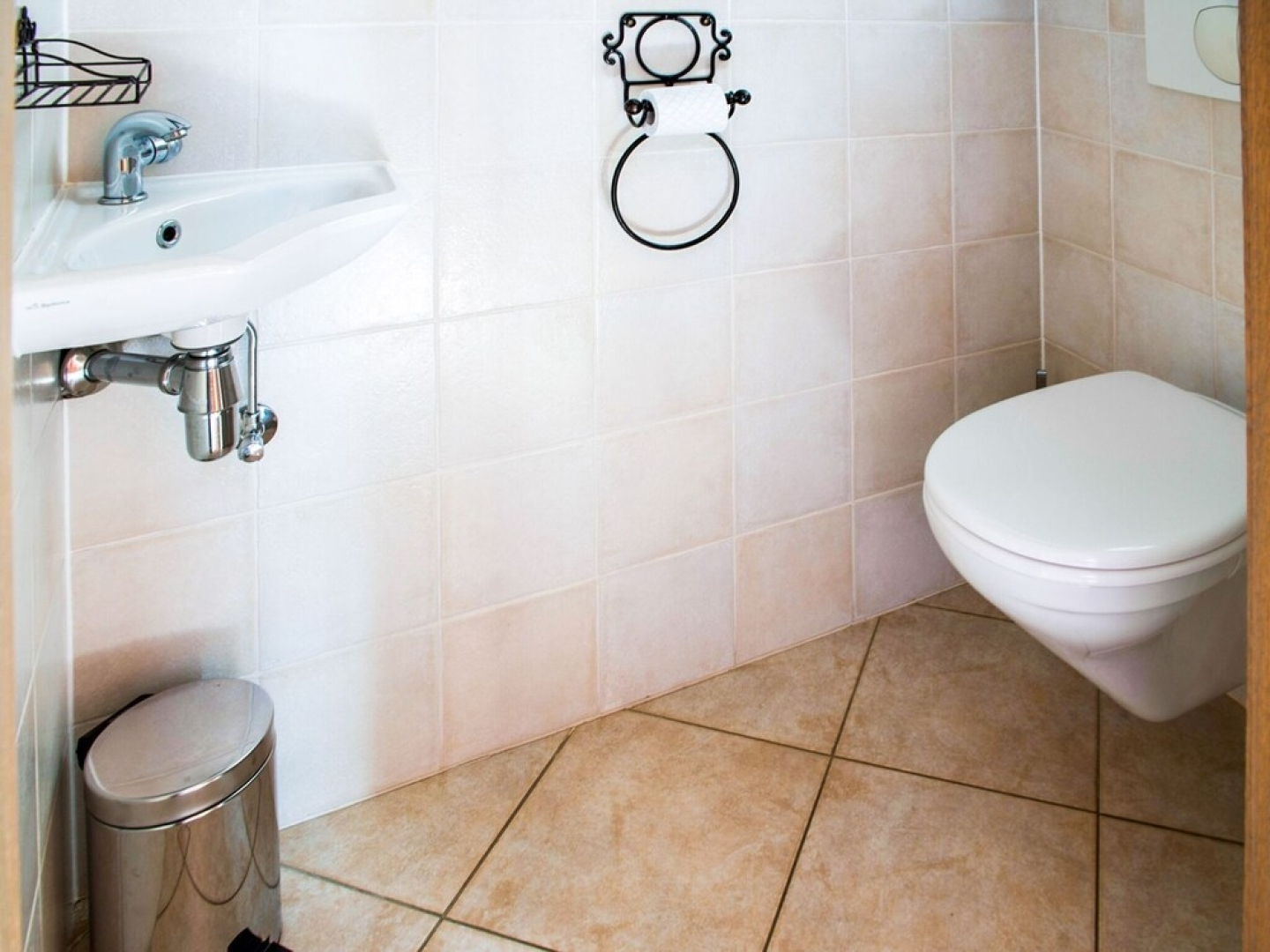 Garden-View Villa in Habay-la-Neuve with Sauna