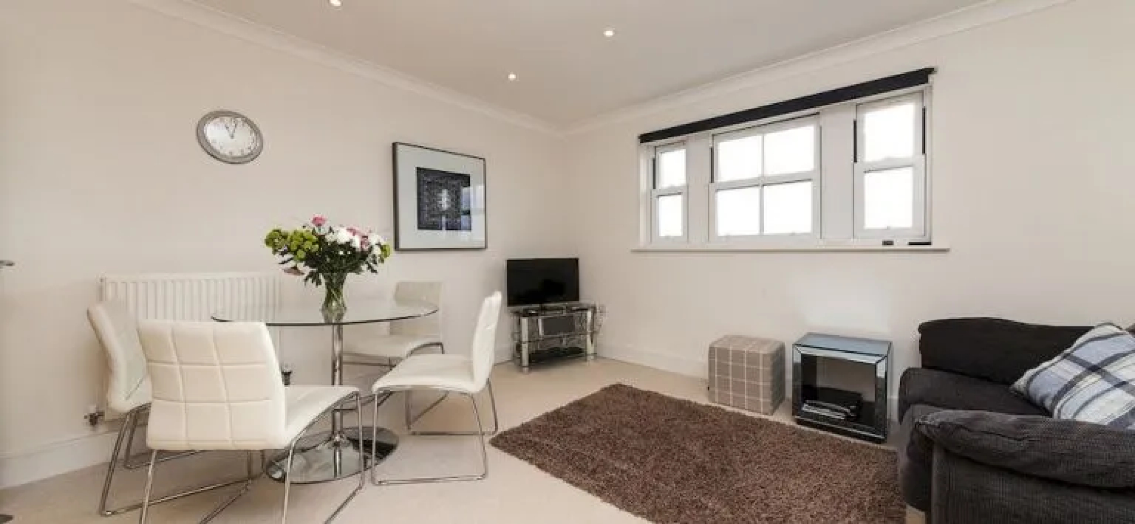 CB1 Apartments