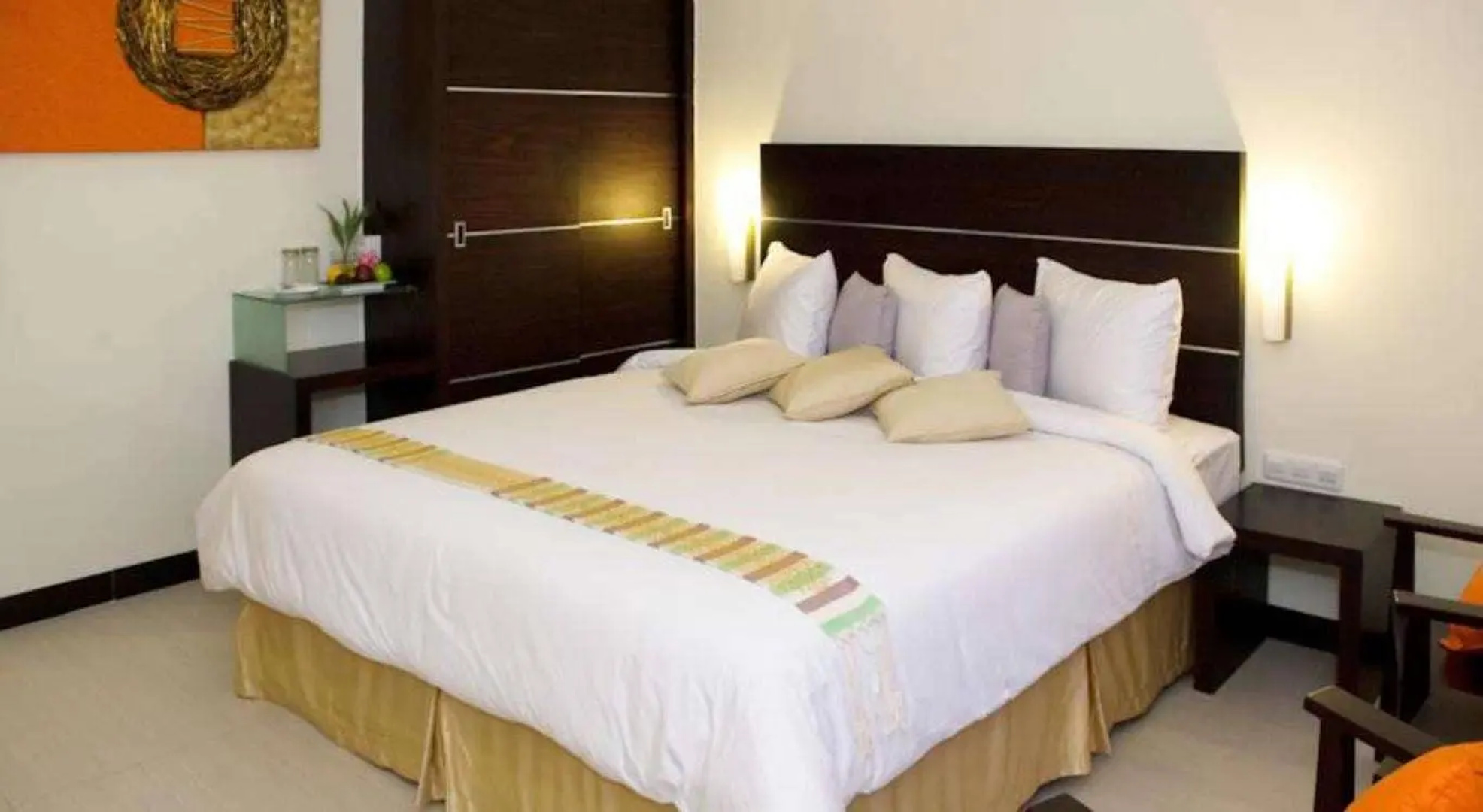 iShine Hotel