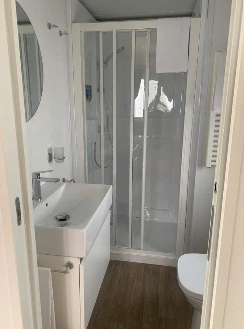 Functional Mini Luxury Lodges Near Camerino