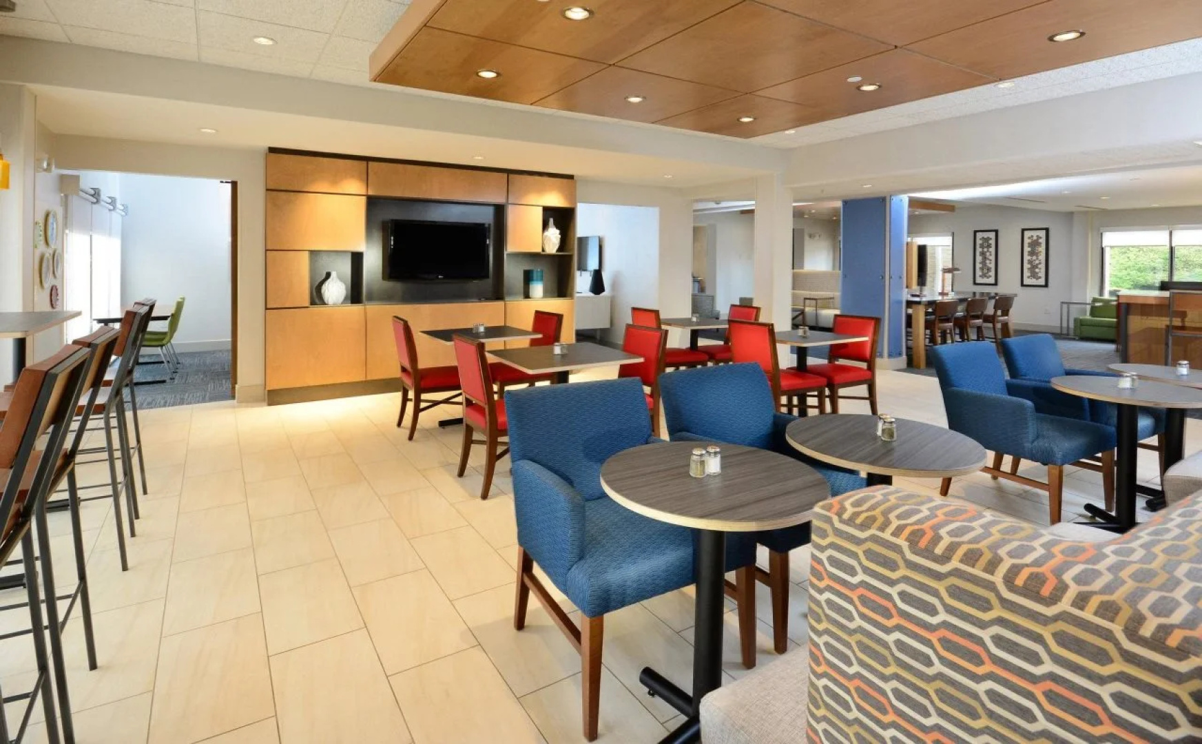 Holiday Inn Express & Suites Raleigh Durham Airport at RTP by IHG