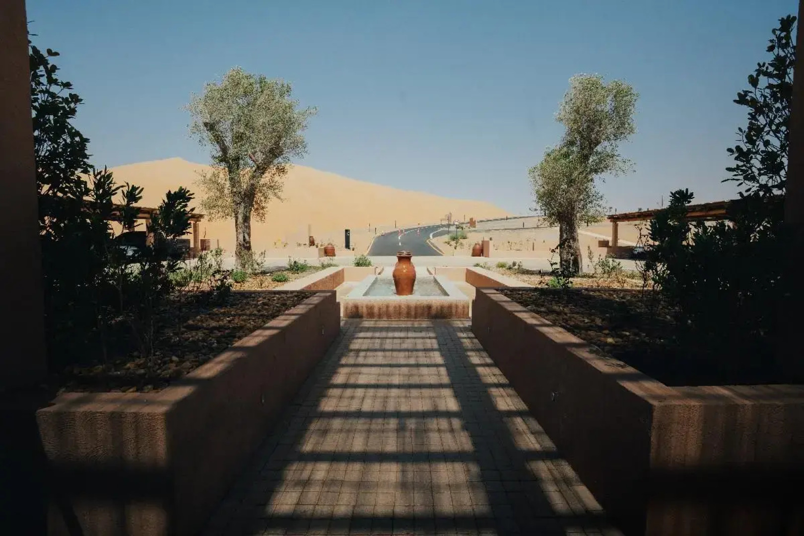 Bab Al Nojoum Bateen Liwa