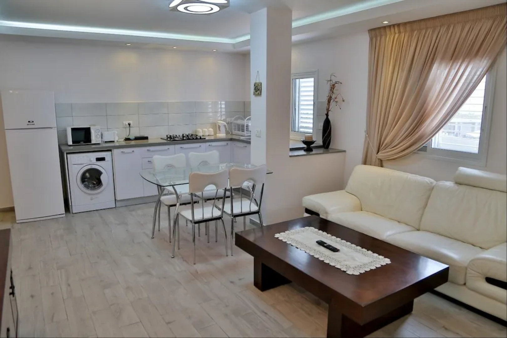 The Seasons Beach Apartment 2